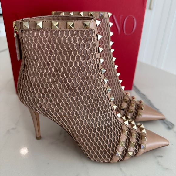 Valentino Garavani Alcove Mesh Rockstud Booties - Picture 4 of 11